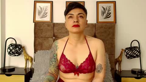 kat paradisse online show from November 14, 10:00 pm