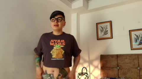 kat paradisse online show from April 19, 11:33 am