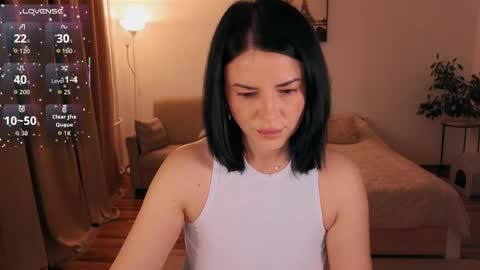 kate124680 online show from December 14, 10:49 pm