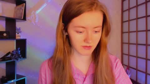 Snapshot of kate_cuddle chatting on February 26, 2:19 am Kate online show from February 26, 2:19 am