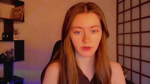 Snapshot of kate_cuddle chatting on March 4, 5:32 am Kate online show from March 4, 5:32 am