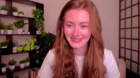 Snapshot of kate_cuddle chatting on September 10, 2:45 am Kate online show from September 10, 2:45 am