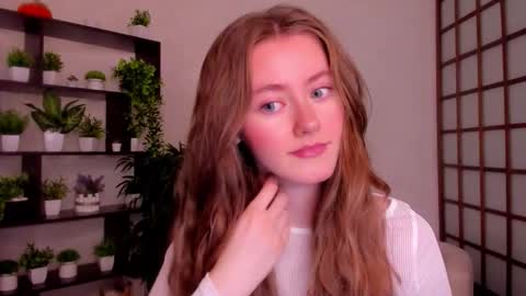 Snapshot of kate_cuddle chatting on October 3, 3:15 am Kate online show from October 3, 3:15 am