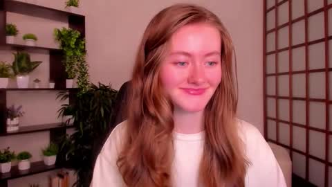 Snapshot of kate_cuddle chatting on September 16, 2:46 am Kate online show from September 16, 2:46 am
