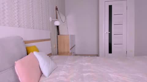 KATE online show from March 11, 7:03 am