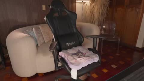  Kate Owens  online show from April 14, 12:19 pm