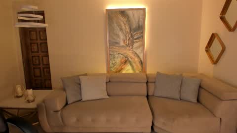 K A T E  online show from October 25, 1:44 pm