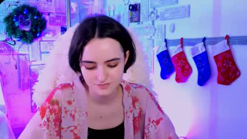 katewillows online show from January 17, 9:19 am