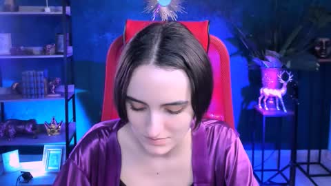 katewillows online show from January 14, 9:17 am