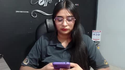 Call me Lau  online show from May 2, 8:58 pm