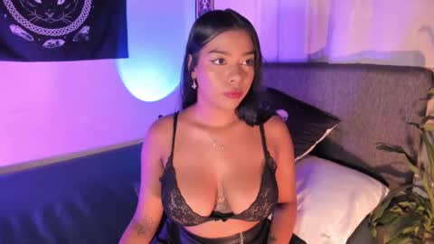 Snapshot of katherin_jonnes chatting on September 29, 5:06 am Kat online show from September 29, 5:06 am