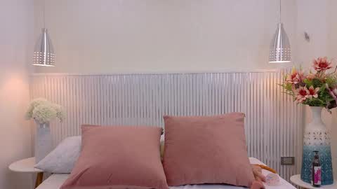 Karen Villas online show from September 9, 8:42 pm