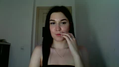 katie_foxi online show from June 5, 5:18 pm