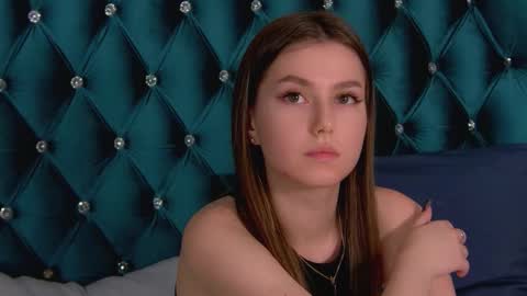 Snapshot of katiereeves chatting on October 23, 7:15 pm katiereeves online show from October 23, 7:15 pm
