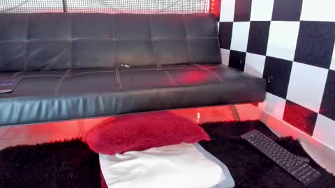 kati online show from November 18, 4:37 am