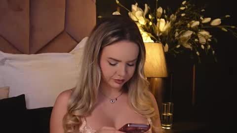 KatJolie online show from February 25, 9:15 pm