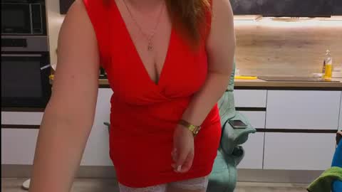 katniss_k online show from March 27, 8:26 am