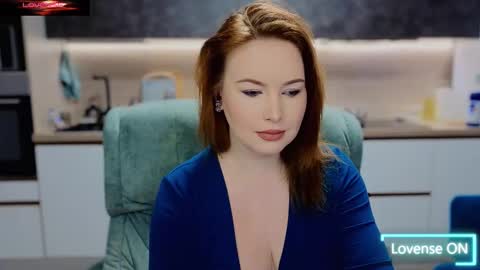 katniss_k online show from November 26, 5:37 am