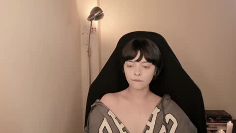 katsuro online show from December 4, 6:00 pm