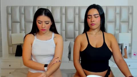 katy blonde girl and paola big boobs online show from March 5, 7:49 pm