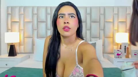 katy blonde girl and paola big boobs online show from September 30, 7:57 pm