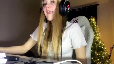 Amia online show from February 4, 6:12 pm