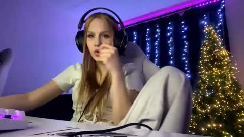 Amia online show from January 15, 5:44 pm