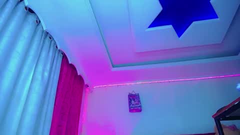 kayla_sexx online show from April 10, 11:53 pm