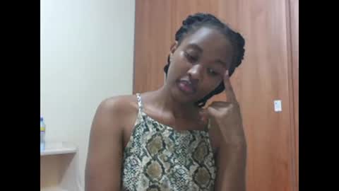 kaylar online show from March 25, 5:03 am