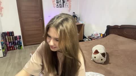 Nyelle online show from April 18, 7:07 pm