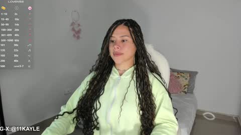 Snapshot of kayle__11 chatting on December 3, 9:50 pm INSTAGRAM AND TW 11kayle online show from December 3, 9:50 pm
