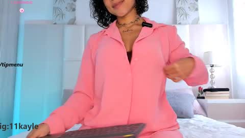 Snapshot of kayle__11 chatting on September 19, 5:27 pm INSTAGRAM AND TW 11kayle online show from September 19, 5:27 pm
