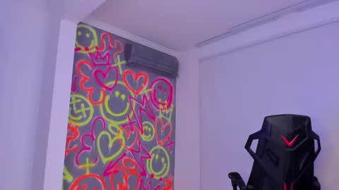 INSTAjohedija online show from February 8, 8:32 pm