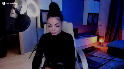 kaylee online show from December 4, 4:32 pm