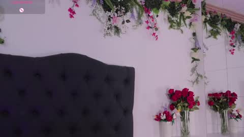 kaylee_lee online show from April 9, 6:19 am