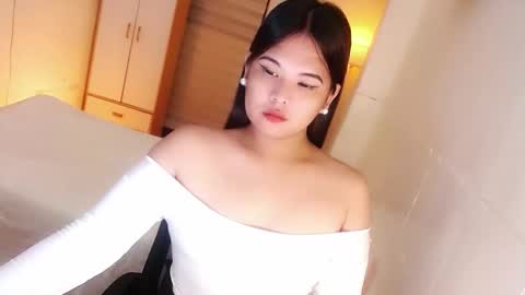 Snapshot of kayleepinay chatting on October 17, 7:51 pm Y O U R        F U T U R E       K A Y L E E  online show from October 17, 7:51 pm