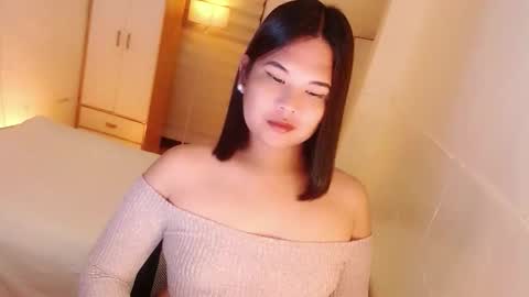 Snapshot of kayleepinay chatting on September 13, 11:51 pm Y O U R        F U T U R E       K A Y L E E  online show from September 13, 11:51 pm