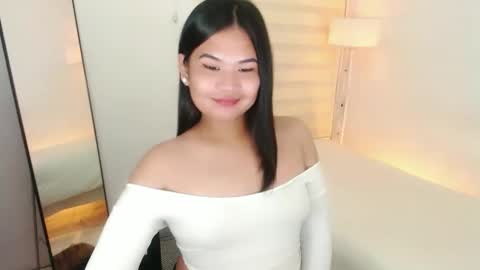 Snapshot of kayleepinay chatting on March 6, 12:32 am Y O U R        F U T U R E       K A Y L E E  online show from March 6, 12:32 am