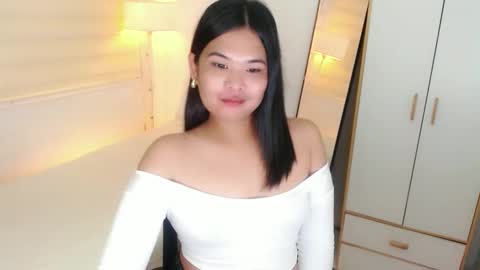 Snapshot of kayleepinay chatting on February 20, 10:05 am Y O U R        F U T U R E       K A Y L E E  online show from February 20, 10:05 am