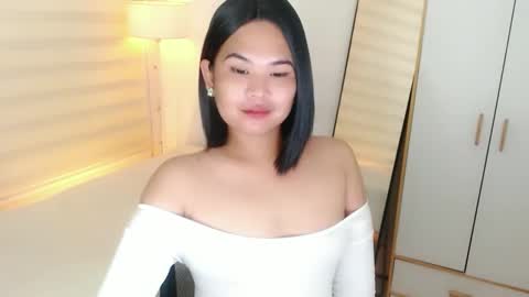 Snapshot of kayleepinay chatting on February 21, 5:02 am Y O U R        F U T U R E       K A Y L E E  online show from February 21, 5:02 am