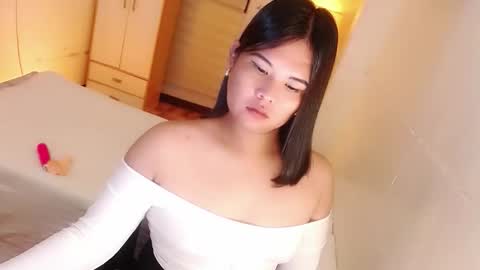 Snapshot of kayleepinay chatting on October 1, 6:51 pm Y O U R        F U T U R E       K A Y L E E  online show from October 1, 6:51 pm