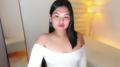 Snapshot of kayleepinay chatting on February 18, 1:33 pm Y O U R        F U T U R E       K A Y L E E  online show from February 18, 1:33 pm