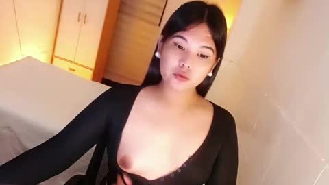 Snapshot of kayleepinay chatting on October 21, 12:27 am Y O U R        F U T U R E       K A Y L E E  online show from October 21, 12:27 am