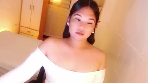 Snapshot of kayleepinay chatting on September 15, 12:01 am Y O U R        F U T U R E       K A Y L E E  online show from September 15, 12:01 am