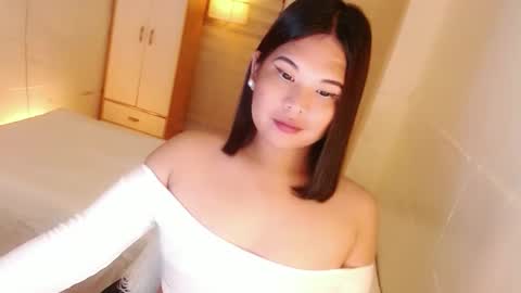 Snapshot of kayleepinay chatting on September 10, 12:11 am Y O U R        F U T U R E       K A Y L E E  online show from September 10, 12:11 am
