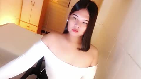 Snapshot of kayleepinay chatting on October 6, 6:37 pm Y O U R        F U T U R E       K A Y L E E  online show from October 6, 6:37 pm