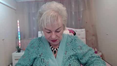 kaylesmoll online show from September 10, 6:53 pm