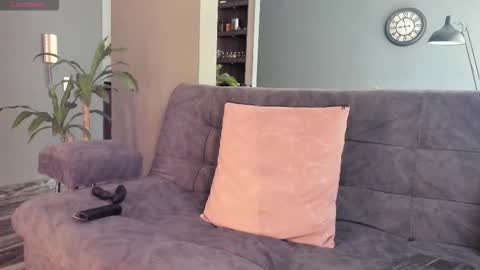 Kayn online show from December 16, 8:04 pm