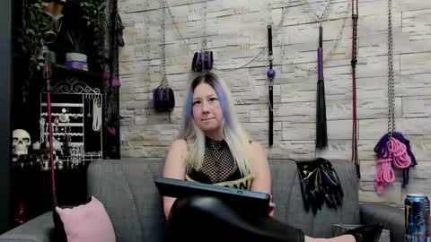 Miss Kazia online show from January 14, 1:57 am