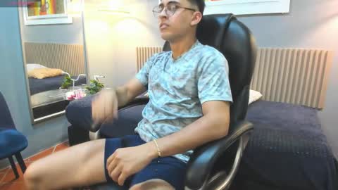 KEANU online show from March 2, 10:16 pm